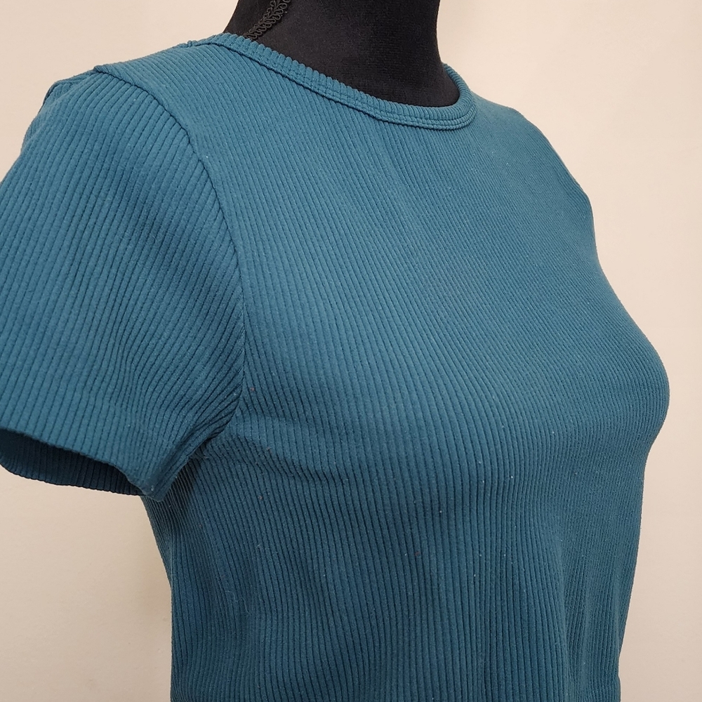 Green Ribbed  Crop Top - Picture 4 of 8